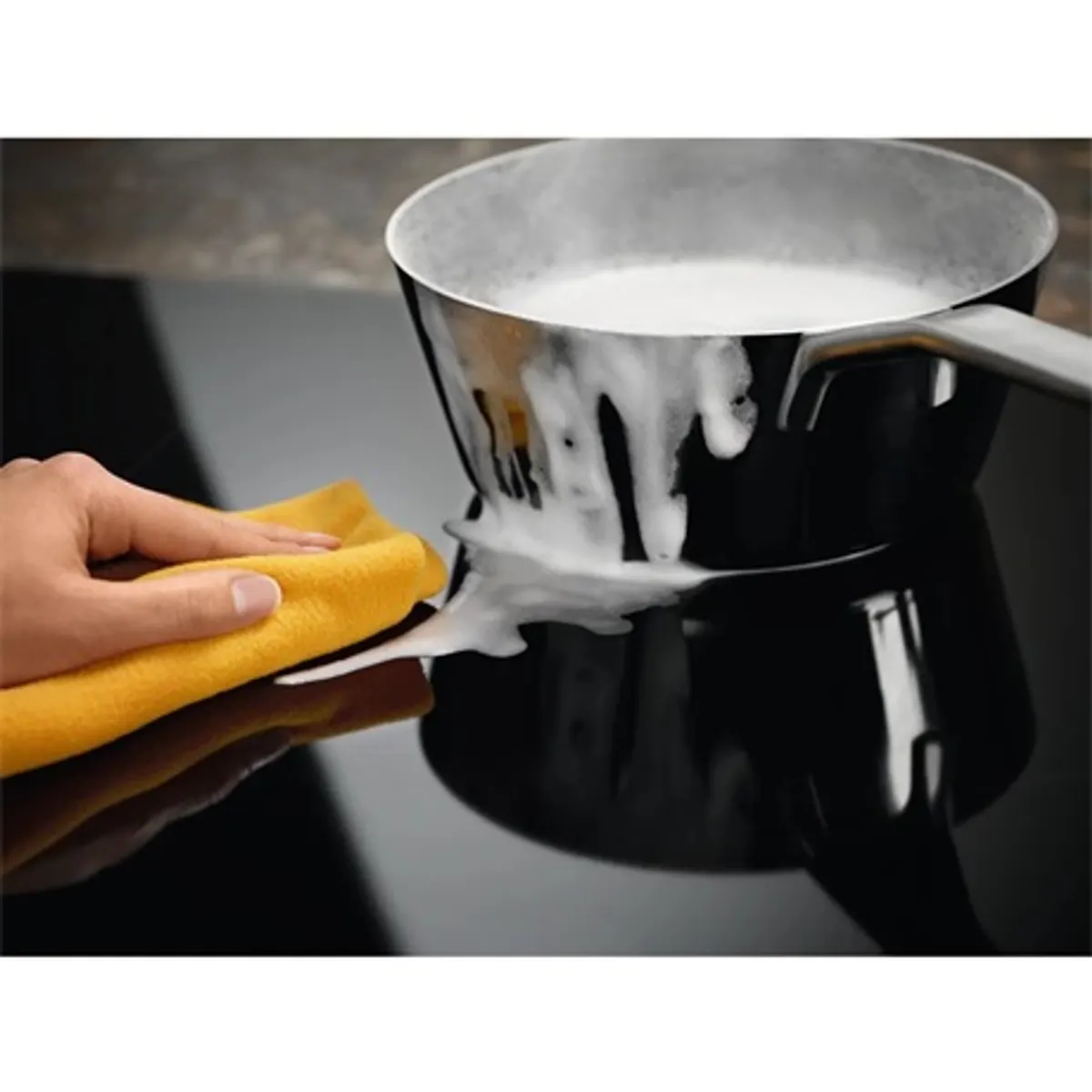Electrolux EIS82441 SenseBoil beépíthető indukciós főzőlap 4 zónás 2300-3200W 210mm 240mm Hob2Hood #7
