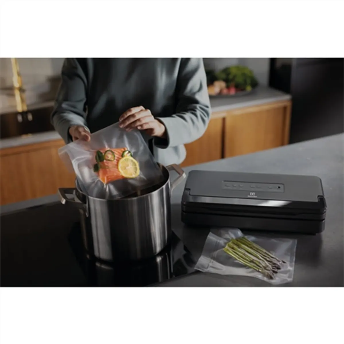 Electrolux E6VS1-6AG Explore vákuumozó gép dupla vákuumzárás fóliahegesztési idő állítható tömlővel #2