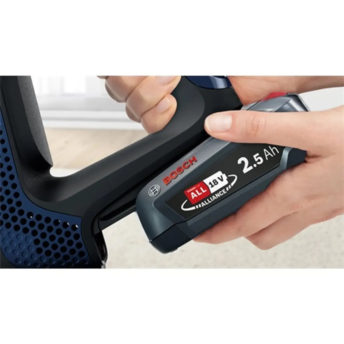 Bosch BCS611P4A Unlimited Serie6 éjkék vezeték nélküli álló porszívó 18 V 30 perc üzemidő, motoros szívófej, 2in1 kárpitszívó és bútorkefe #7
