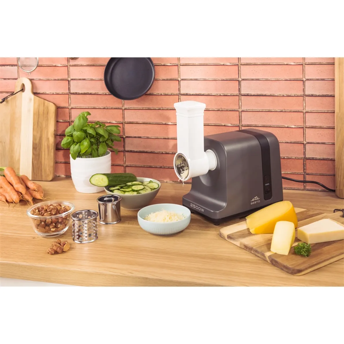 Eta 607590000 Besto húsdaráló 2500 W 2,9 kg percenként 3 daráló lap 3, 4,85 és 8 mm lyuk kolbász töltőanyag 20 mm #10