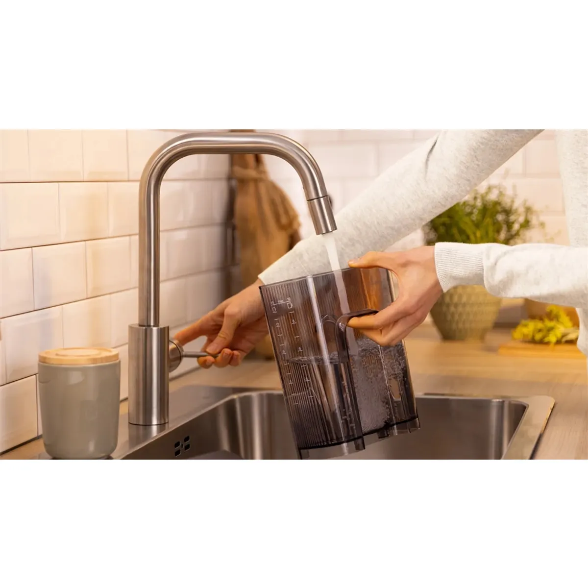 Bosch TKA2M111 filteres kávéfőző fehér 1,4 l 1200 W dripStop automatikus kikapcsolás 40 perc kihajtható szűrőtartó aromavédő üvegkanna #5