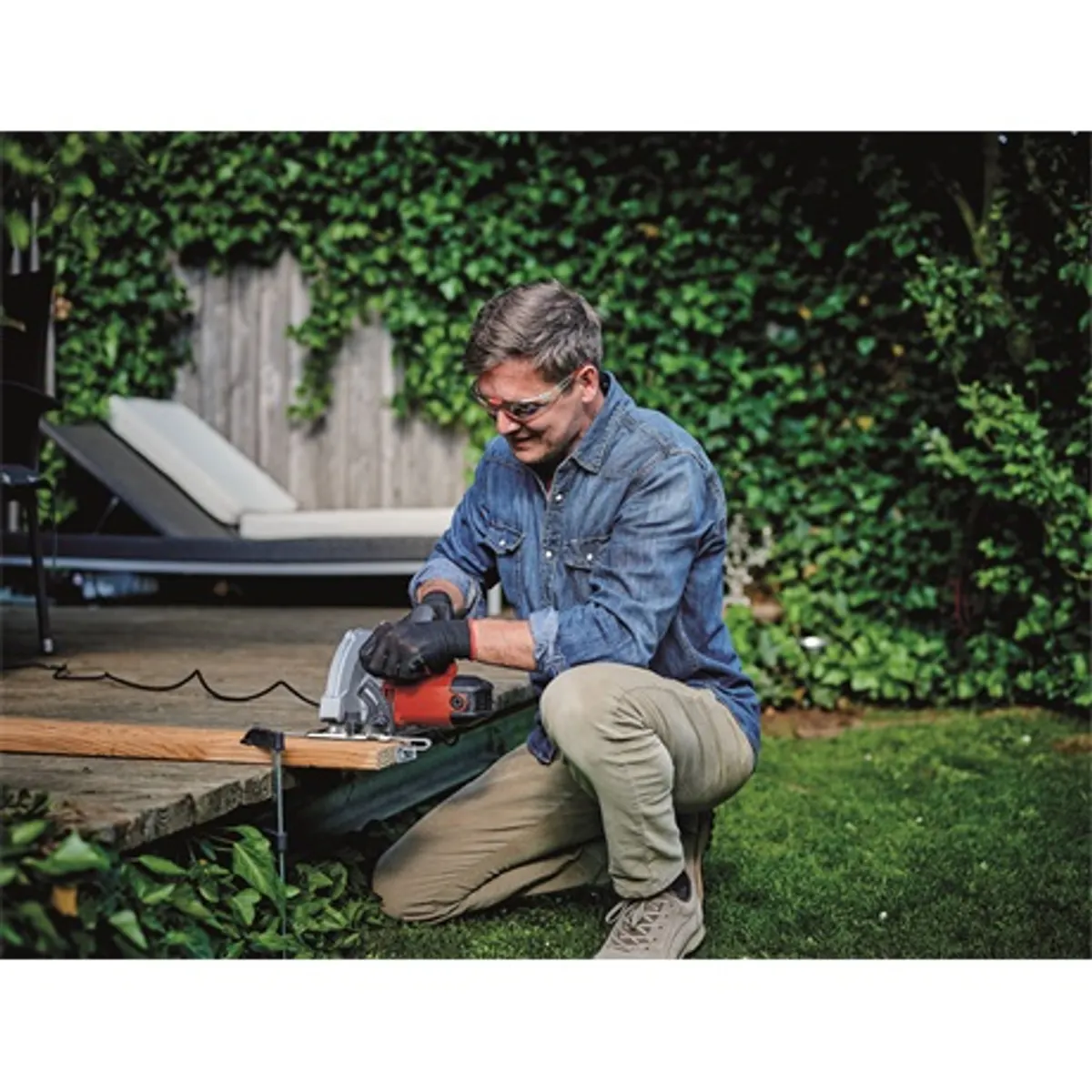 Einhell TC-CS 1250 kézi körfűrész 165 mm 16 mm tengelyfurat 24 fogú fűrészlap 5500 min-1 1250 W vágásmélység 90-nél 55 mm 45-nél 38 mm #3