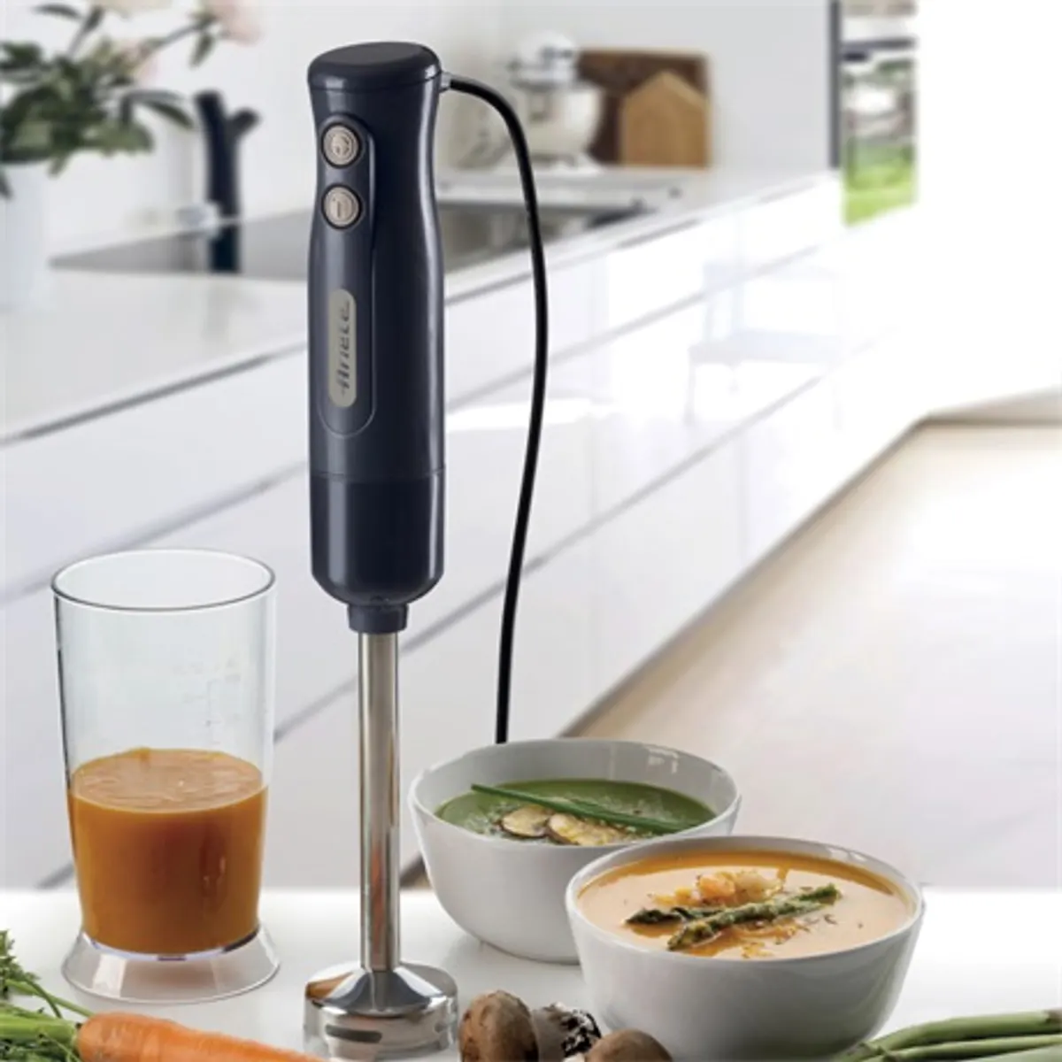 Ariete 601.BK botmixer 700 w turbo dupla nemesacél kés 600 ml mérőpohár rozsdamentes keverőrész ergonómikus kivitel #4