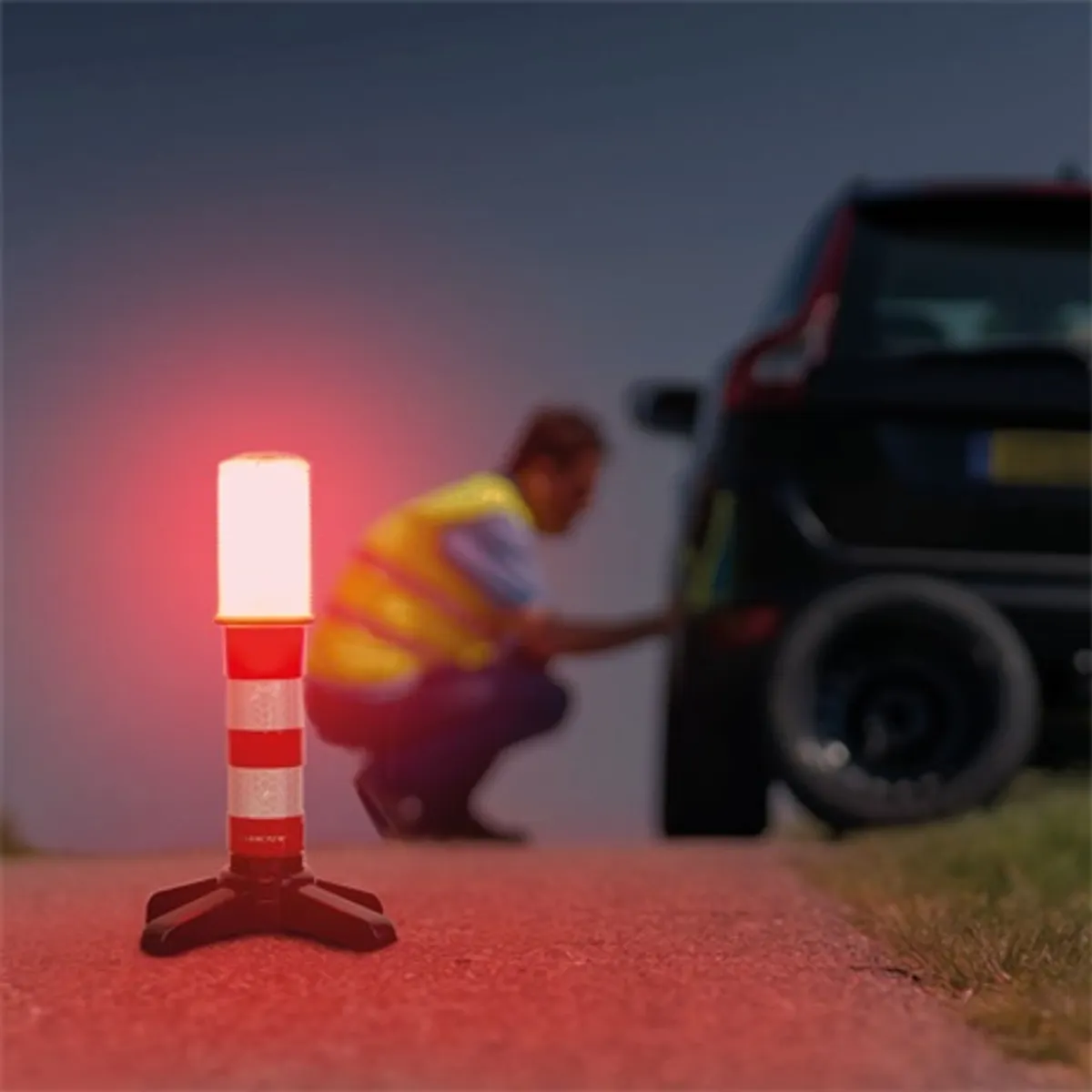 Mnc 55760 elakadásjelző lámpa mágneses, 6 piros és 1 fehér LED, IPX4, 3xAAA #1