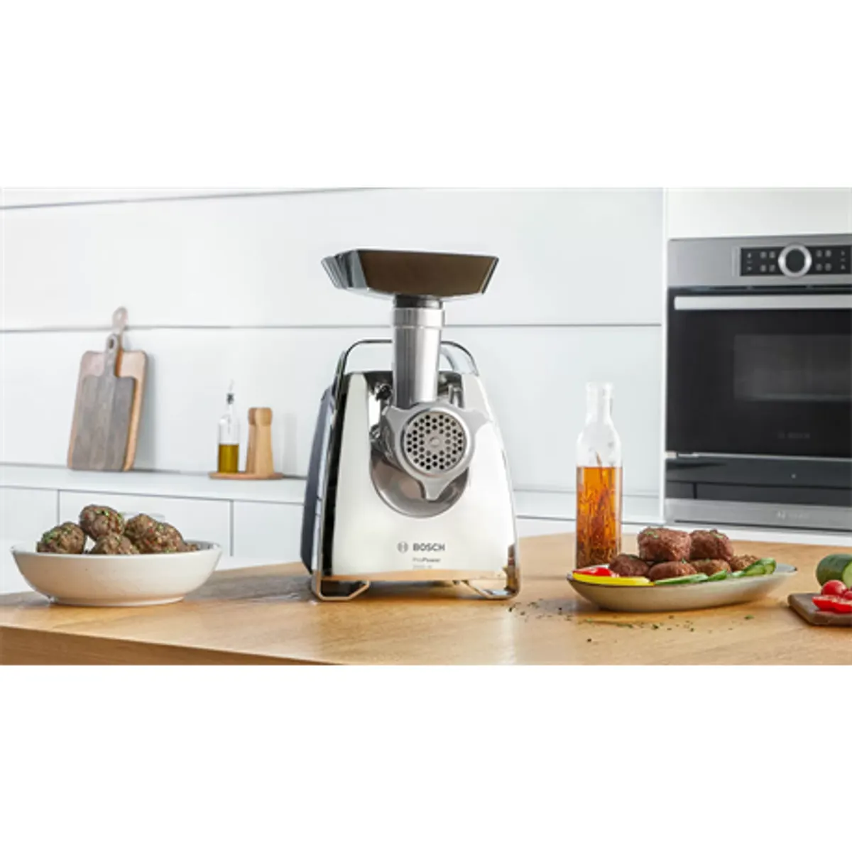 Bosch MFW67440 húsdaráló ProPower 2000 W 3,5 kg per perc tárcsa 3 4,8 8 kolbásztöltő kebbe készítő reszelő korong króm fekete #2