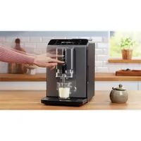 Bosch TIE20504 VeroCafe Serie 2 automata kávéfőző kerámia őrlőmű OneTouch 15 bar tejhabosító LCD csészemelegítő #2