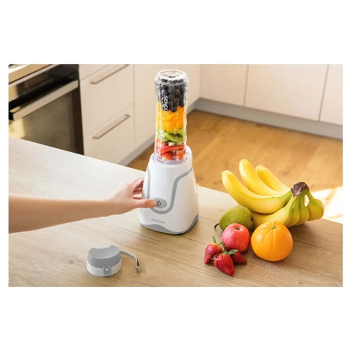 Sencor SBL 2110WH smoothie készítő 0,6 l BPA-mentes PCTG edény, rozsdamentes kés titán bevonattal, impulzus üzem, 500 W, autó italtartó kompatibilis #6