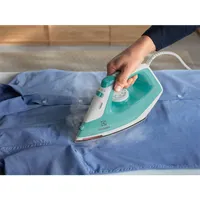 Electrolux E5SI2-2AM Care 500 vasaló Beépített vízkőtlenítő, Függőleges gőz, Csepegésgátló, Gőzkibocsátás 26 g perc, Teljesítmény 2200 W #4