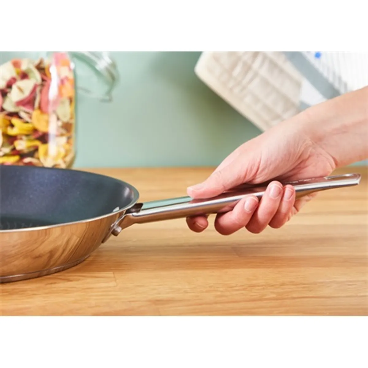 Tefal B9220404 Cook Eat Serpenyő 24 cm Titán bevonat Indukció kompatibilis Thermo-Signal PFOA mentes #3