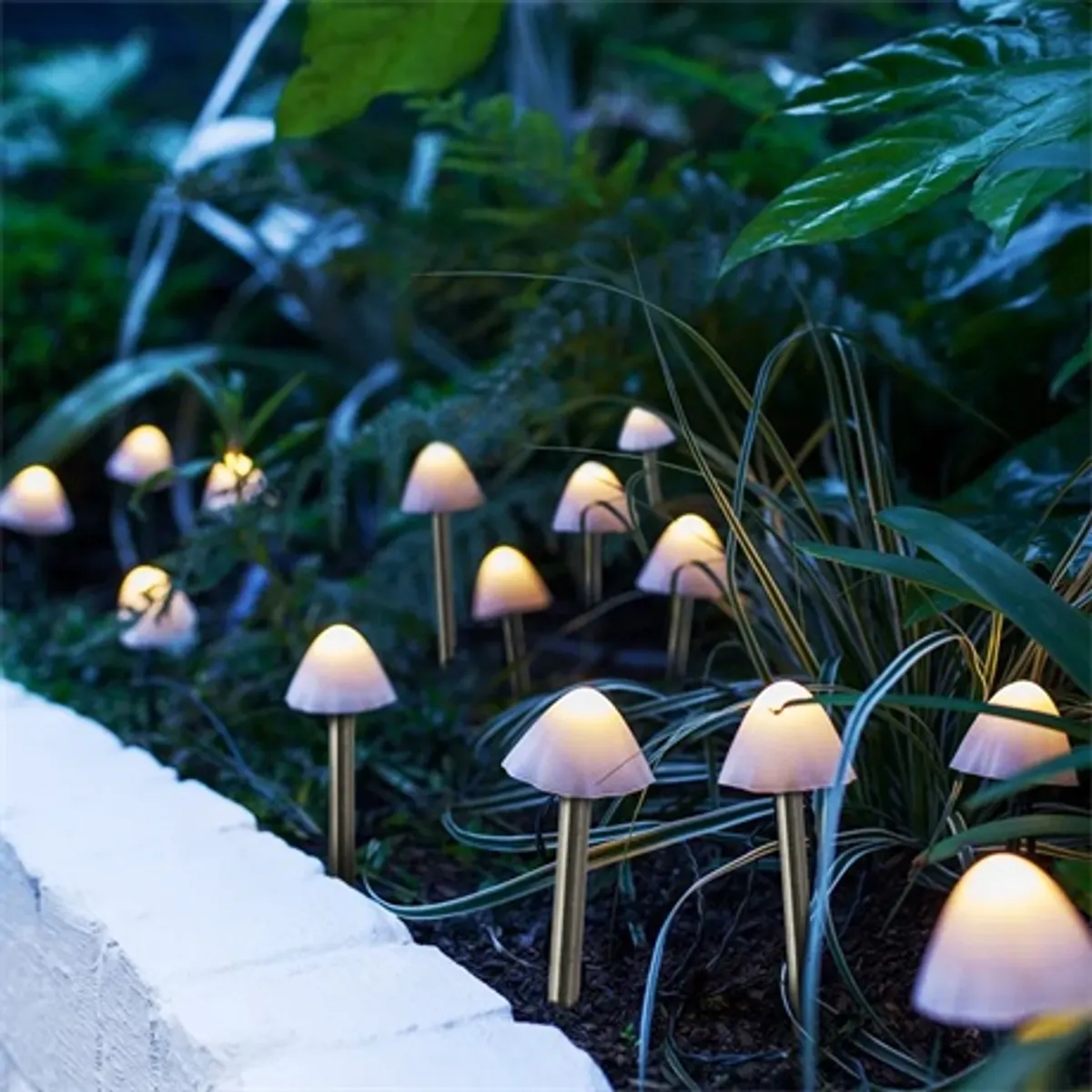 Garden of Eden 11243 led-szolár lámpa mini gomba melegfehér 12 led ip44 #1