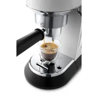 DeLonghi EC685.W Dedica style 1.1 L víztartály 15 bar Thermoblock állítható cappuccino rendszer tejhabosító kivehető csepptálca vízszintjelző #4