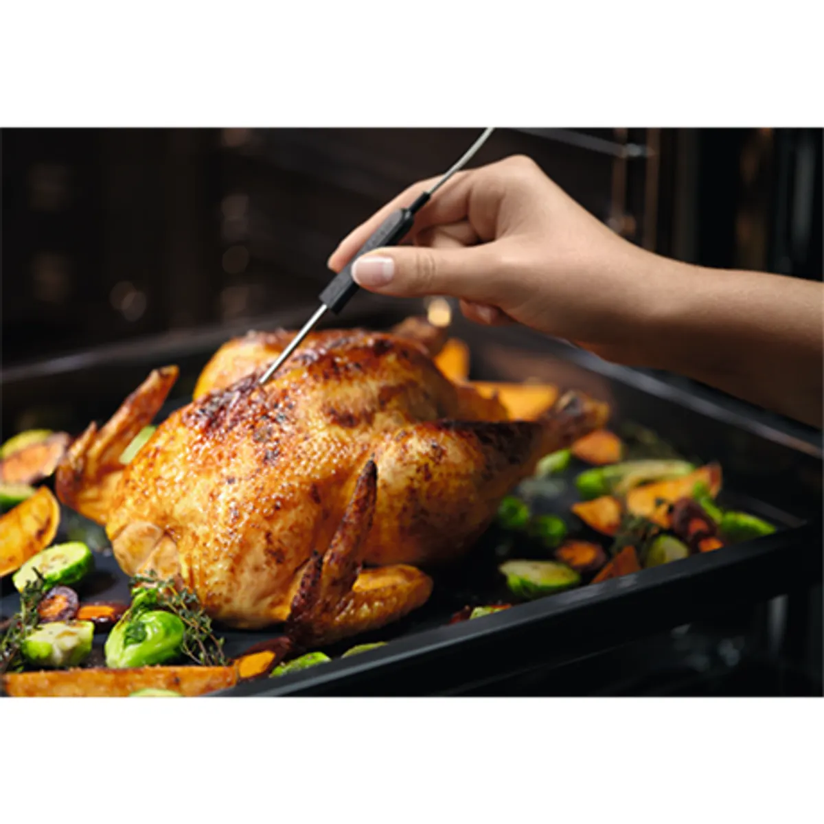 Electrolux EOE8P39WX Beépíthető sütő SenseCook WiFi maghőmérő pirolitikus tisztítás AssistedCooking My Electrolux Kitchen App #5