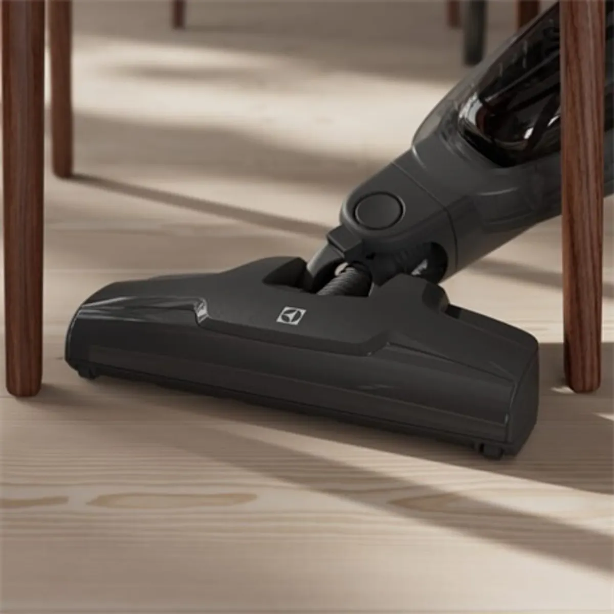 Electrolux ES31C183DB PowerPro 18V Li-Ion 2000mAh, 27W, 45 perc alacsony, 13 perc magas, töltés 4,5 óra, por-tartály 0,3 L #4