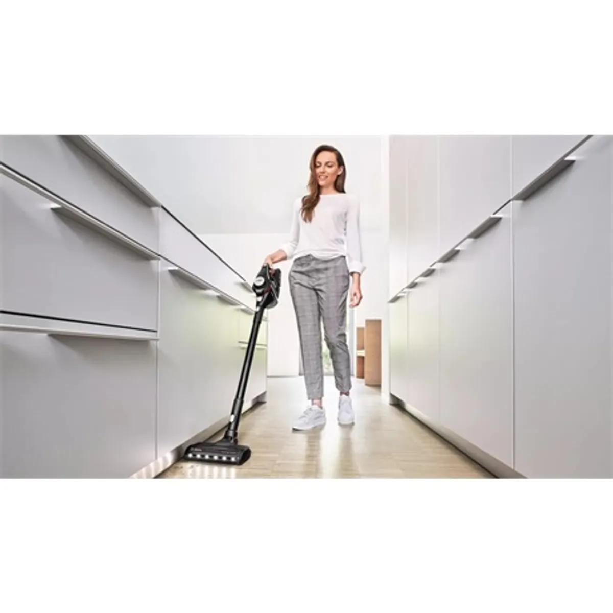 Bosch BCS8214BL Unlimited S8 vezeték nélküli porszívó 2in1 kis fej résszívó billentyűzet- és fiókszívó #2