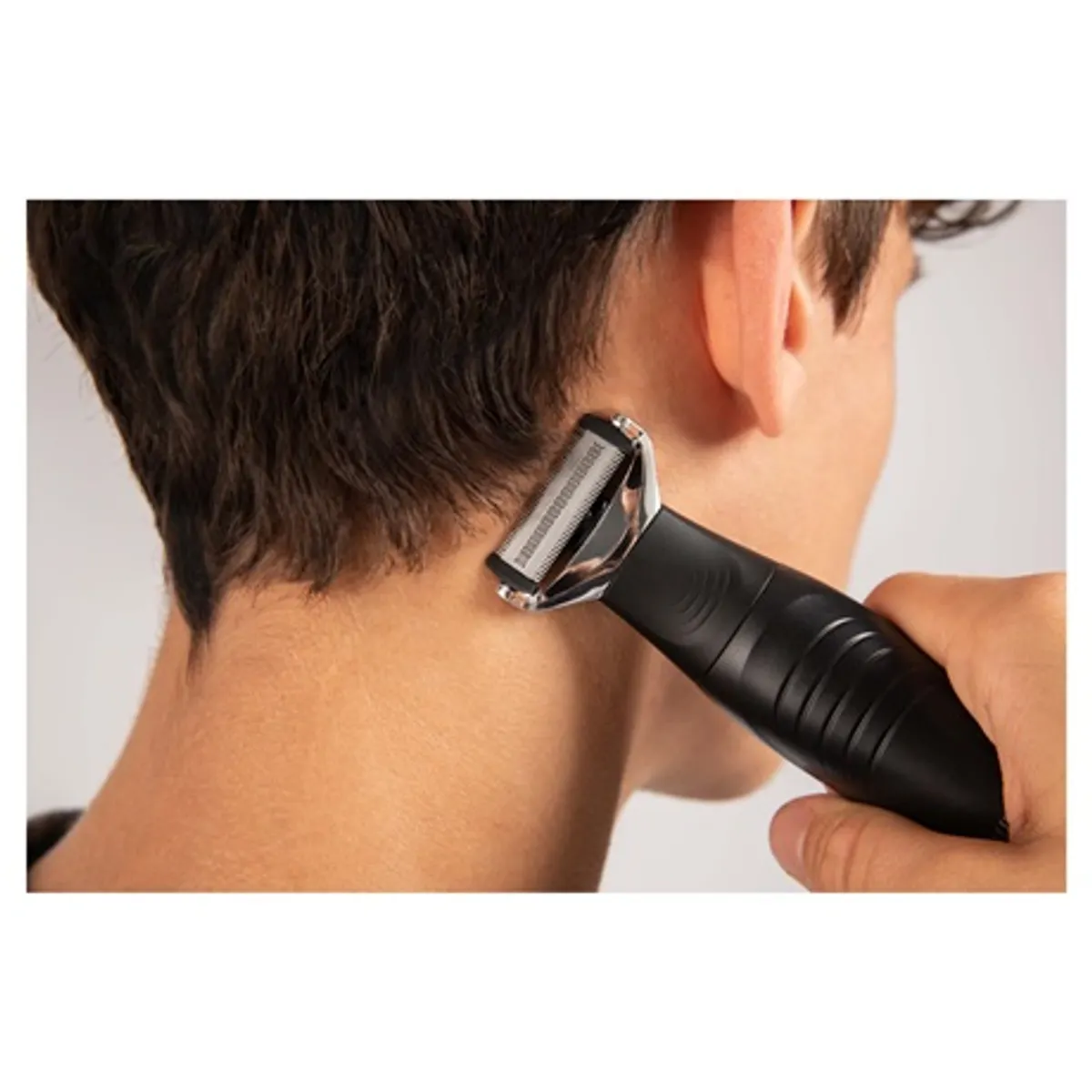 Sencor SHP 0450BK Hajvágó rozsdamentes acél kések 1 3 5 mm fésűk Li-ion akkumulátor 45 perc #9