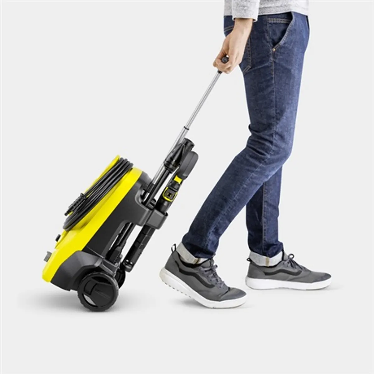 Karcher K 4 CLASSIC 1.679-420.0 Magasnyomású mosó max nyomás 130 bar átfolyás 420 l per h felületi teljesítmény 30 m2 per h tömlő 6 m teleszkópos markolat #4
