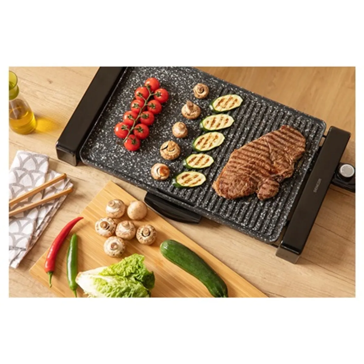 Sencor SBG 108BK asztali grill 2 grillsütőfelület, 47x31 cm, 100-220 C, 2300 W, tapadásmentes, kivehető olajtálca, hőszigetelt fogantyú #8