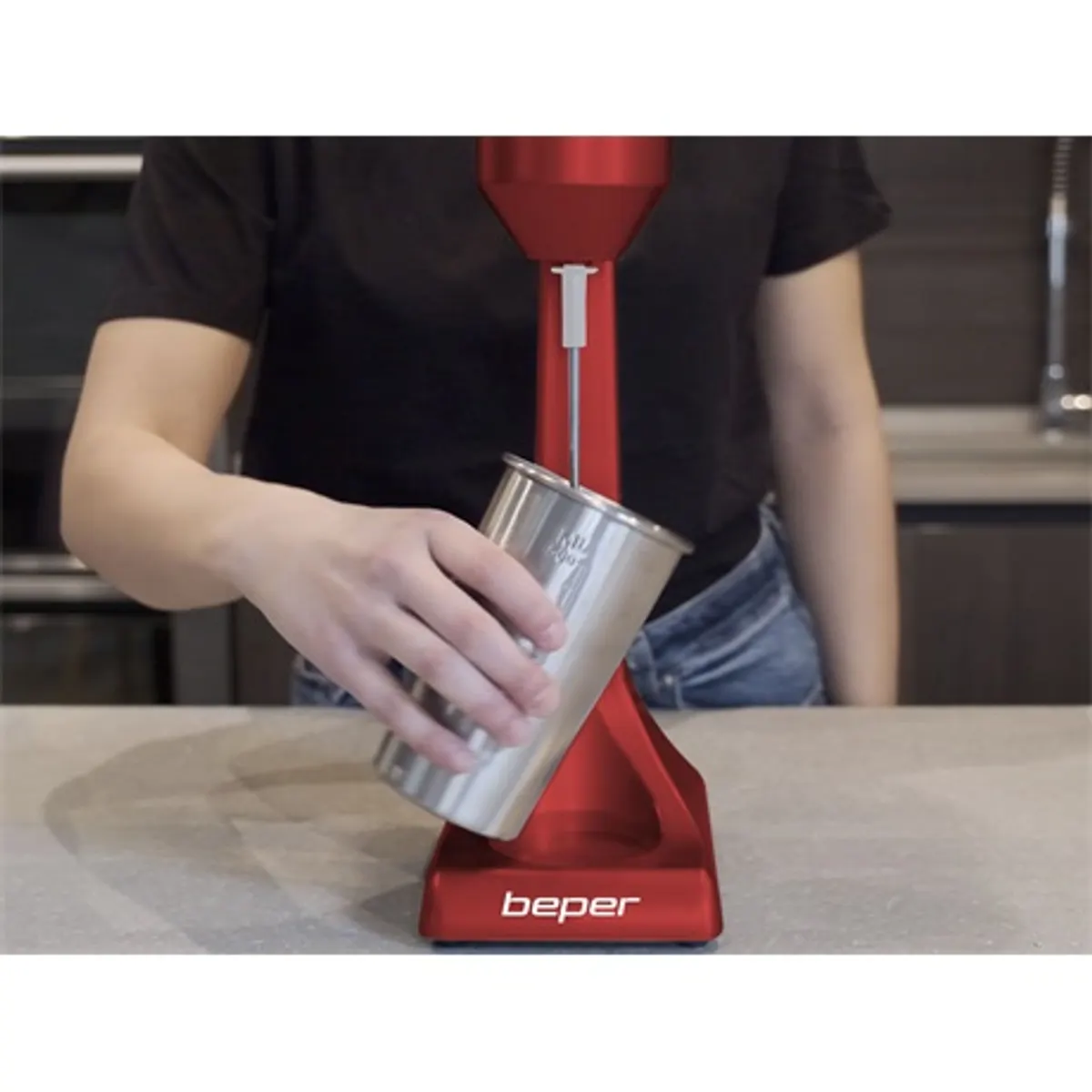 Beper BP.690 tejhabosító és shake készítő 2 sebességfokozat 100W rozsdamentes acél pohár 500 ml mércével #4